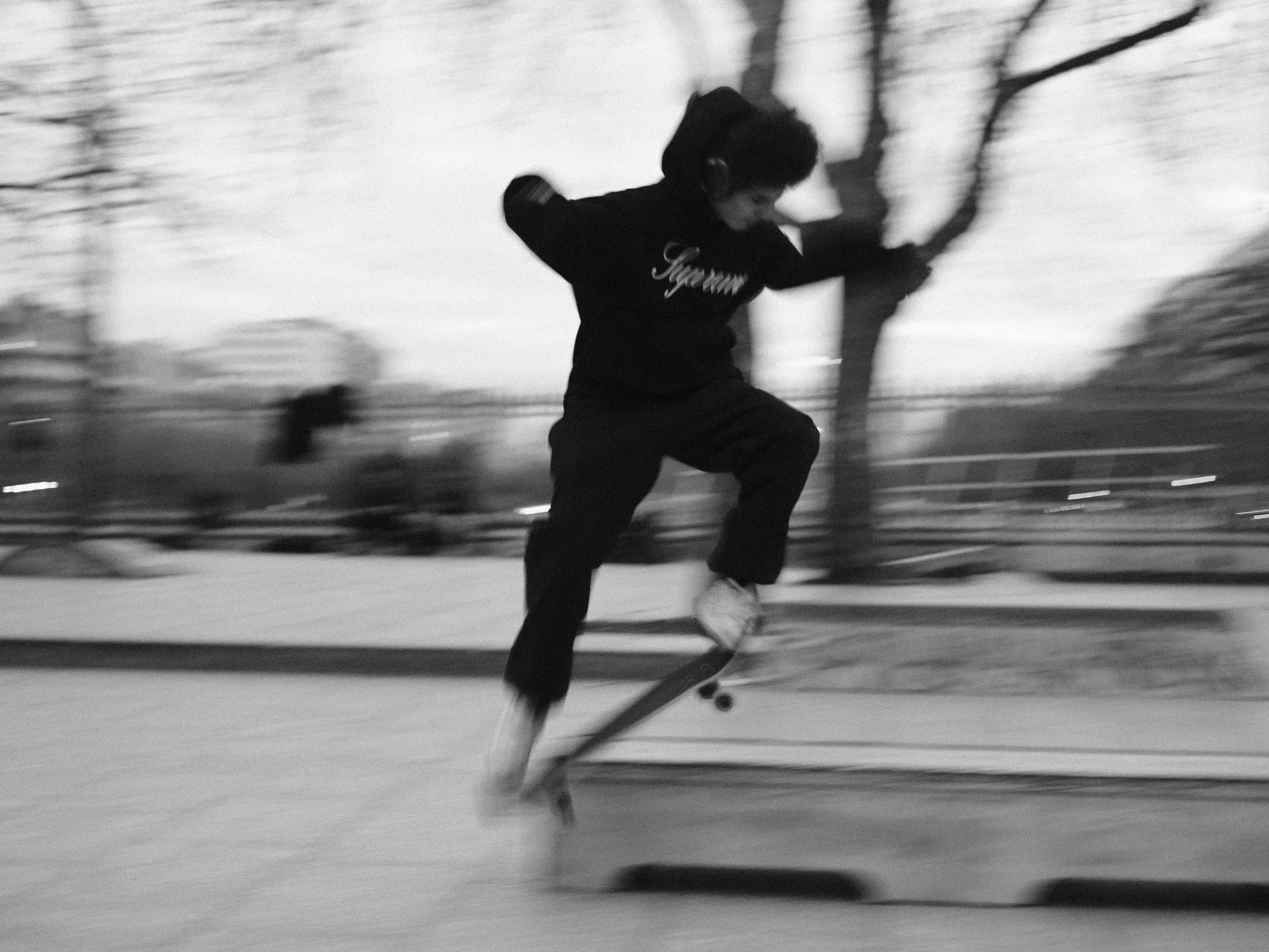 Urban photography in grainy black and white - Fujifilm recipe by xere.my