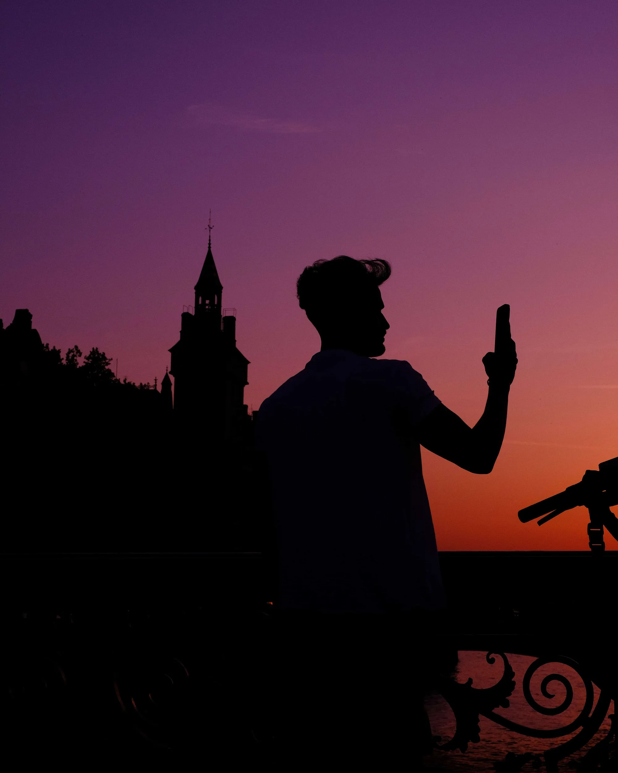 Silhouette with warm and purple tones - Fujifilm Velvet Dreams recipe