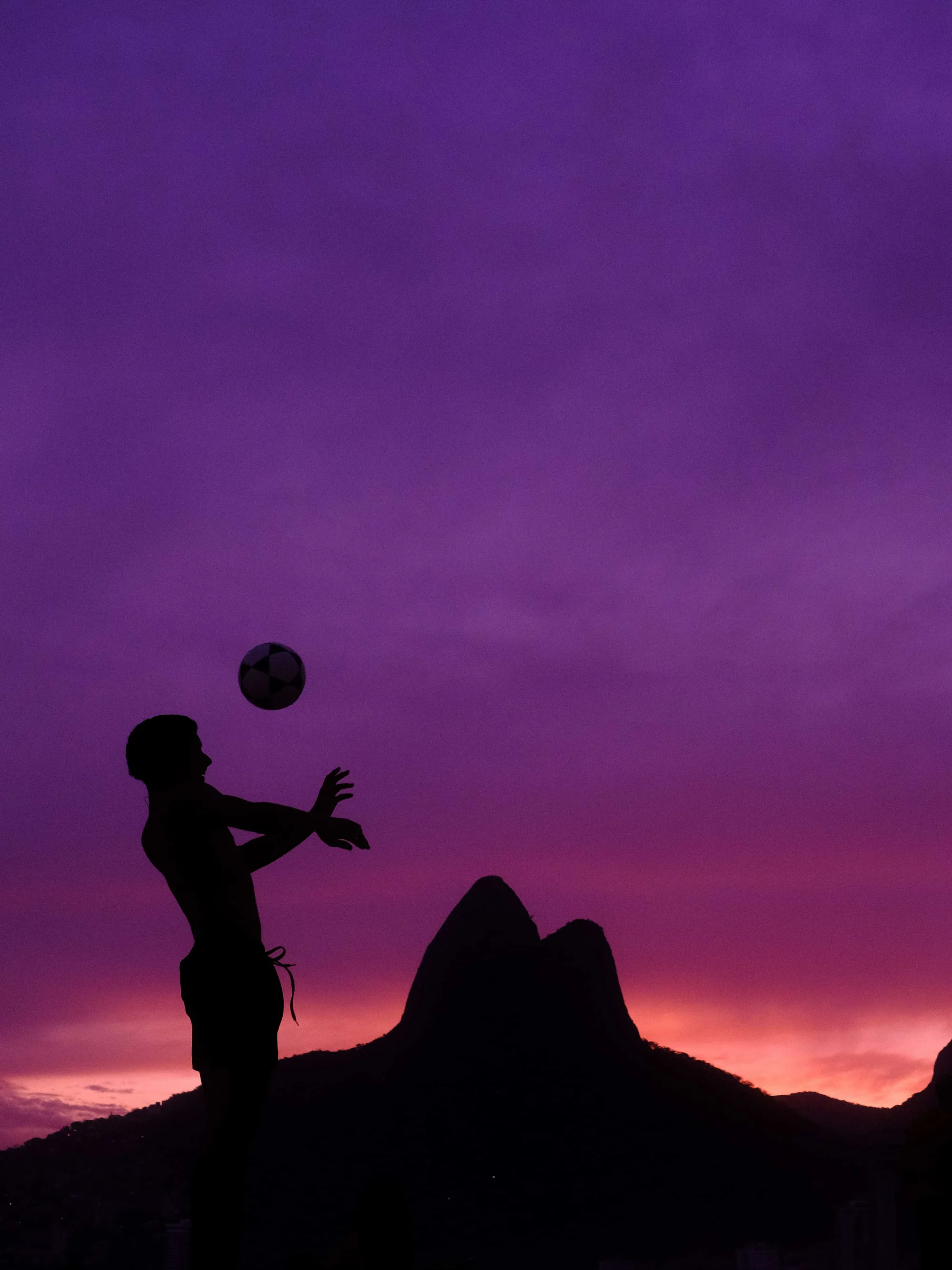 Beach silhouette during in Rio de Janeiro - Fujifilm recipe